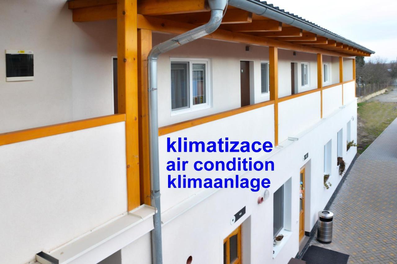 Penzion Klimes Hustopeče Exteriör bild